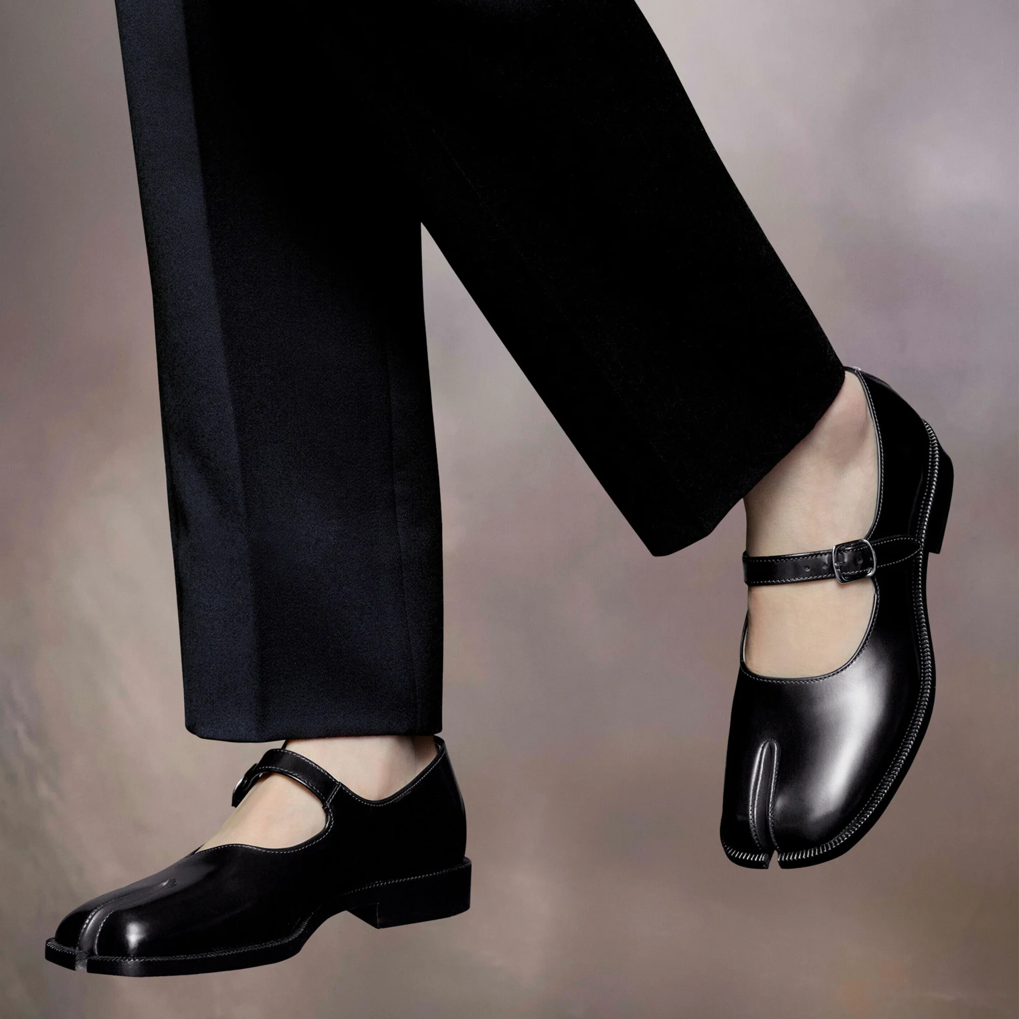 Maison Margiela Womens Tabi Mary Jane Shoes - Image 4