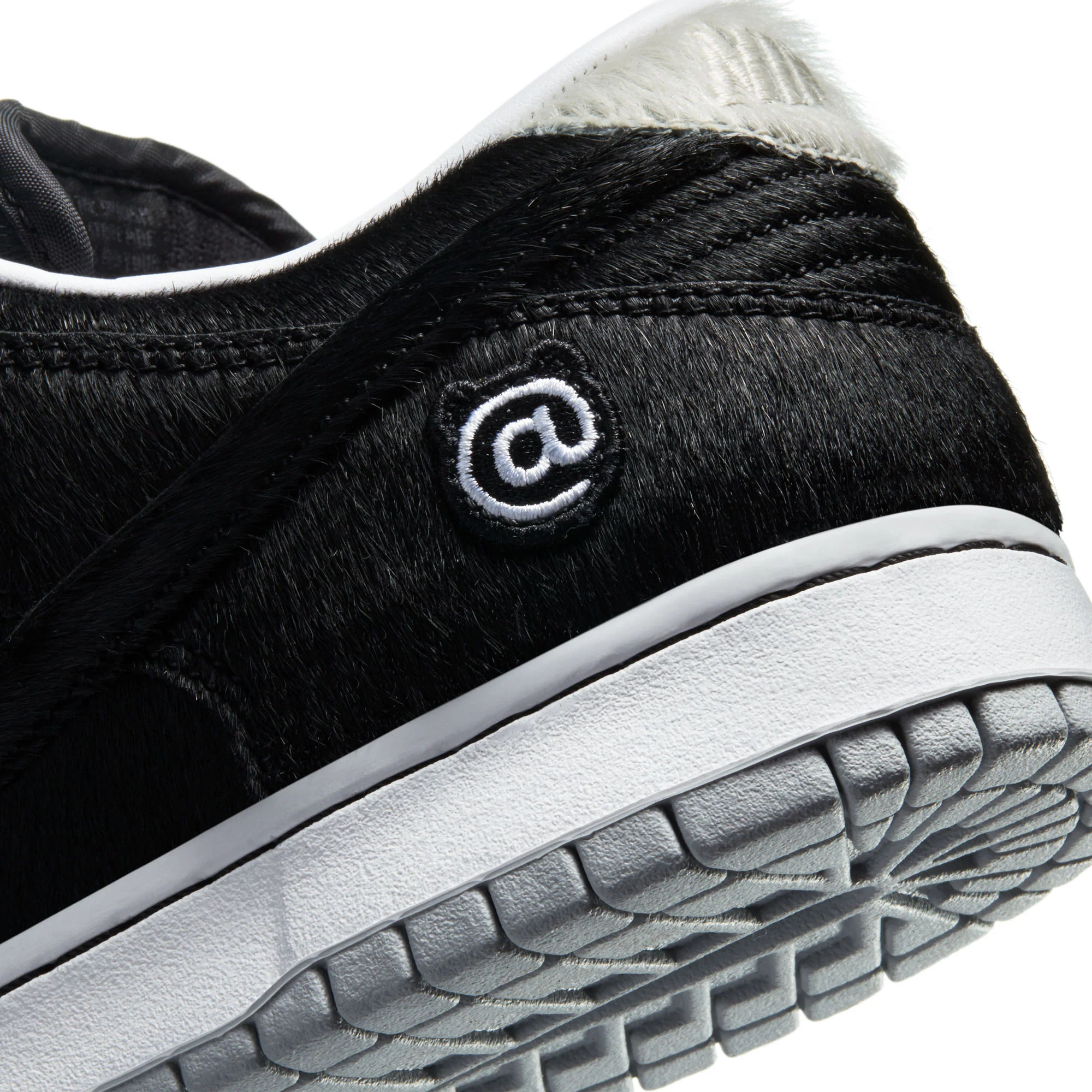 Nike SB x BE@RBRICK Mens Dunk Low OG Shoes - Image 4